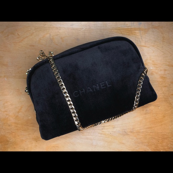 *SOLD* Chanel crossbody - Picture 2 of 5